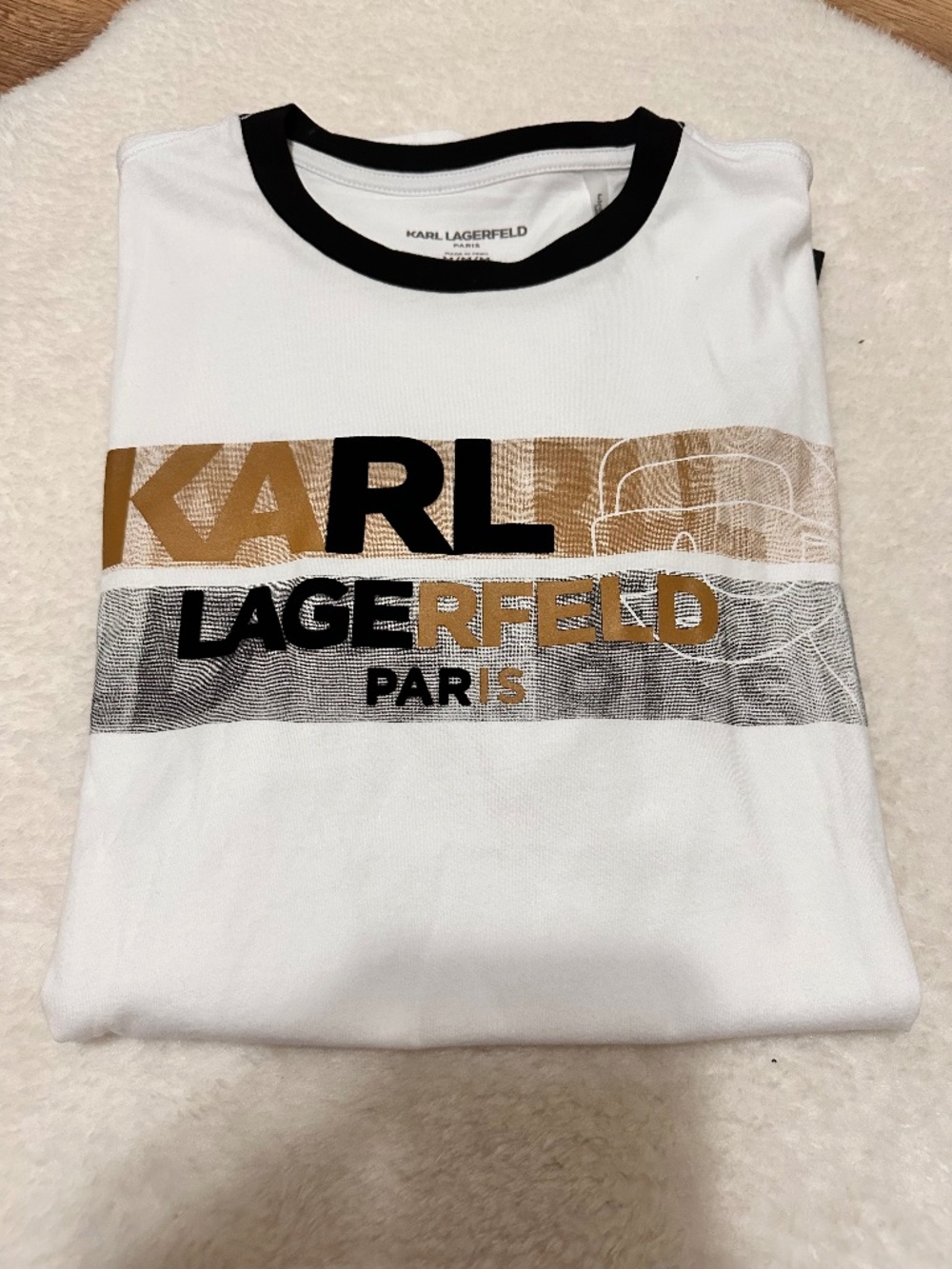 Karl Lagerfeld - Crew Neck Graphic Print T-Shirt.